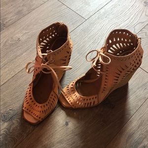 Jeffery Campbell rodillo wedges size 8.5